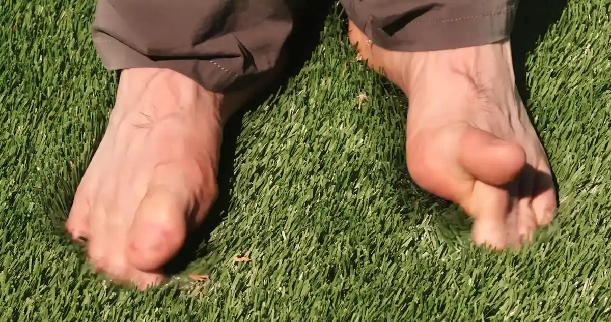 Cómo evitar que queme el césped artificial